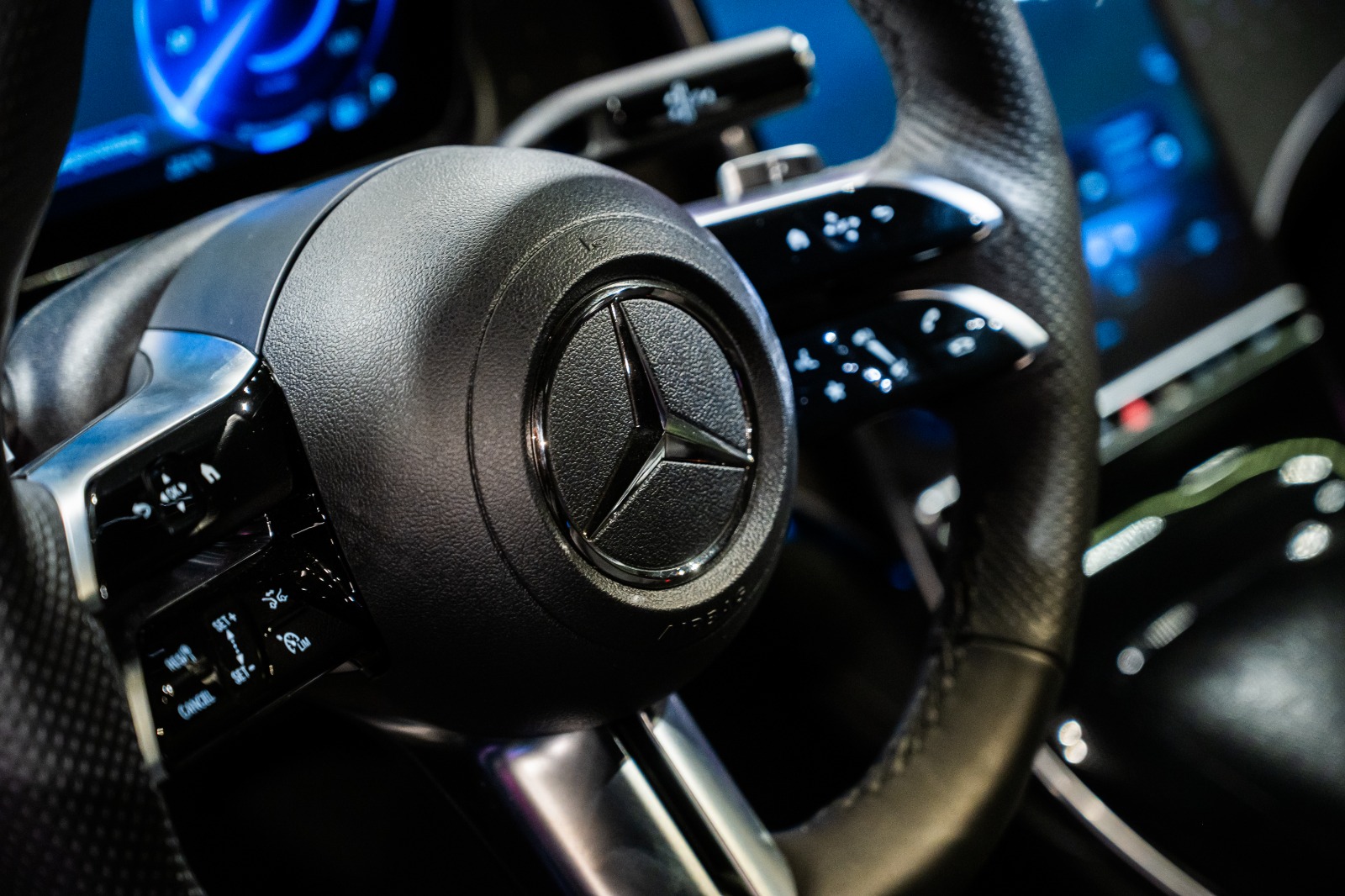 Mercedes EQE 300 2025