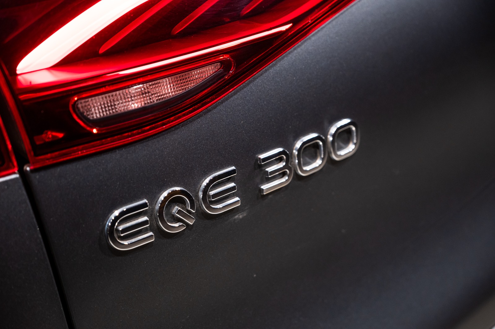 Mercedes EQE 300 2025