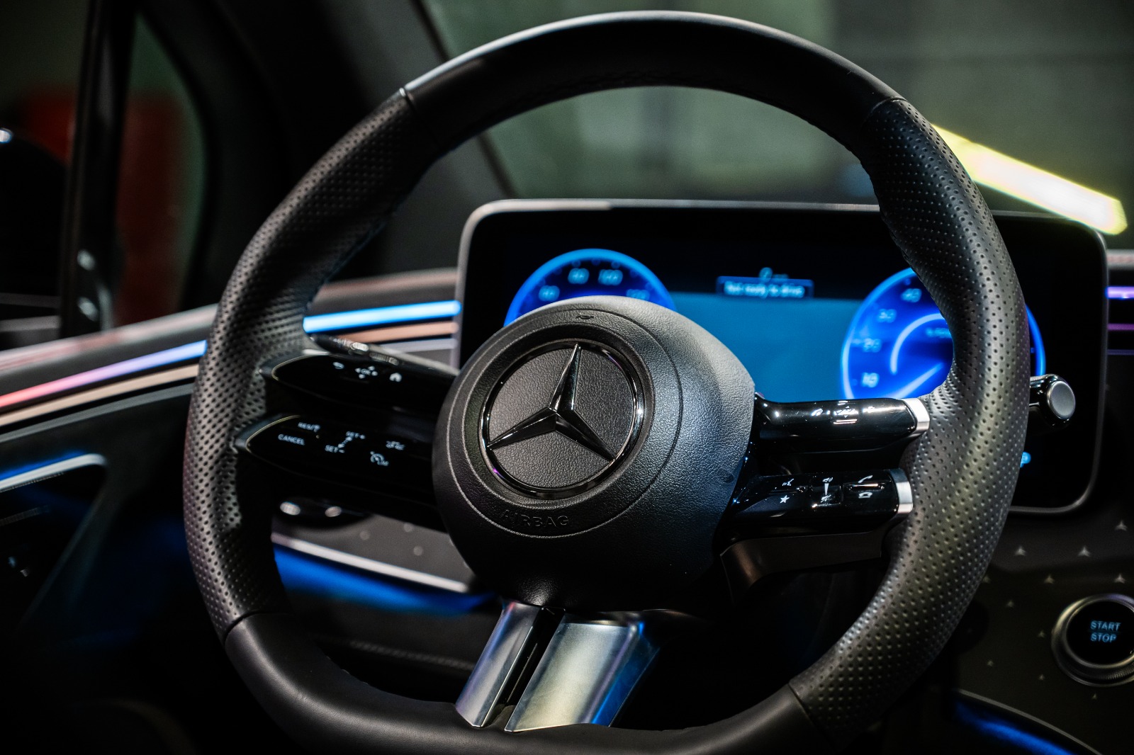 Mercedes EQE 300 2025