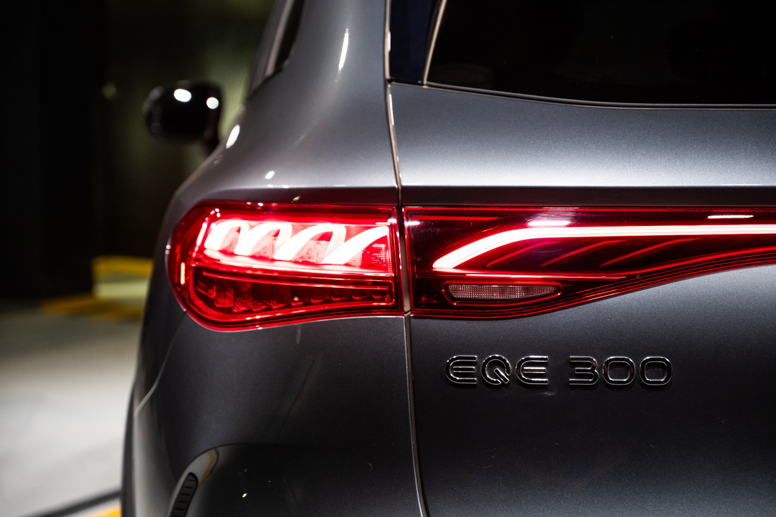 Mercedes EQE 300 2025