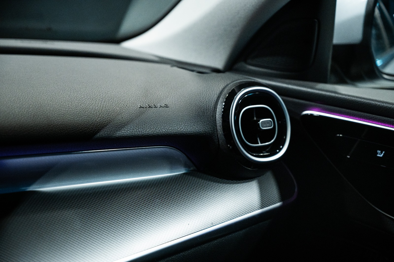 Mercedes C180 AVENTGAURD 2024